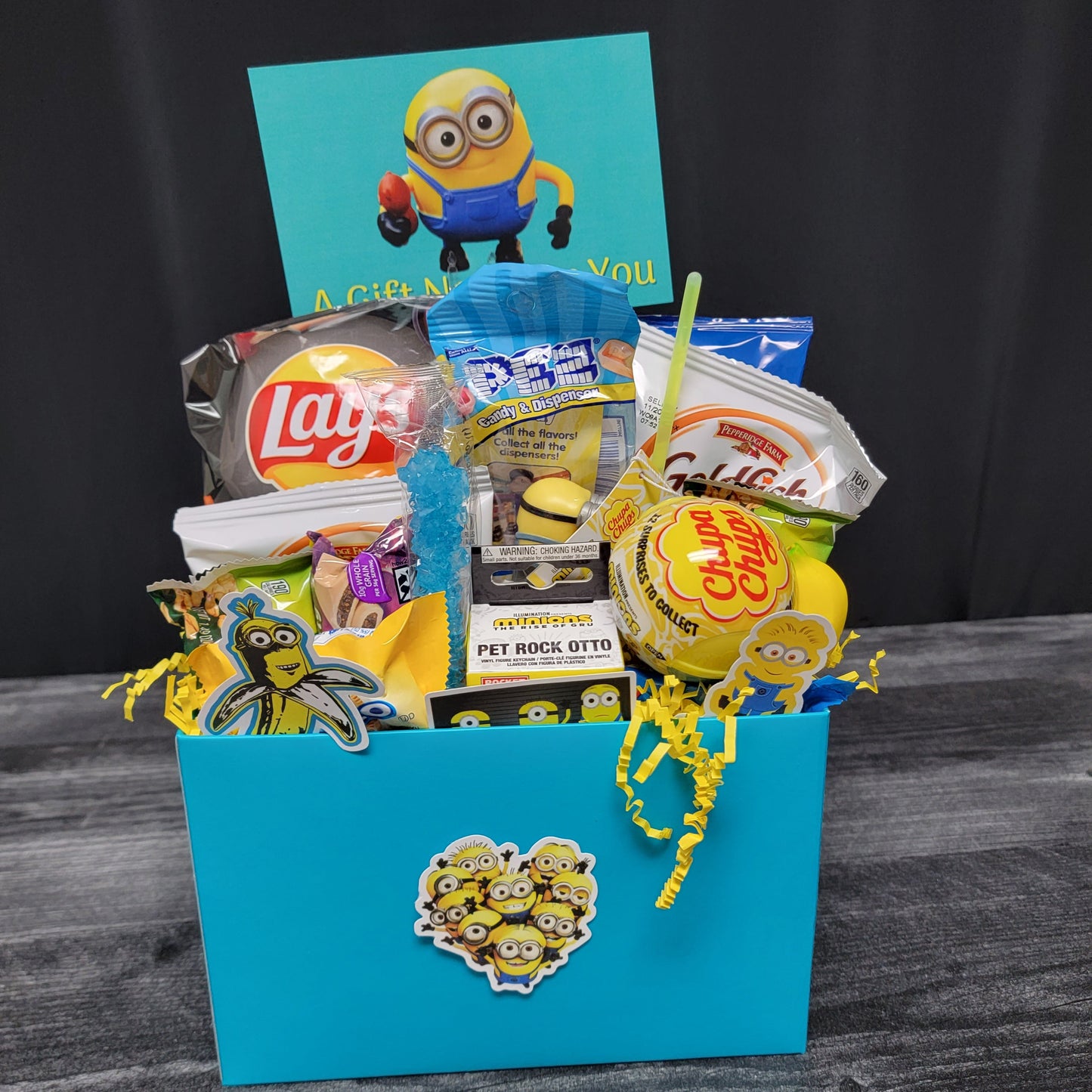 Minions Snack Box & Tote Bundle