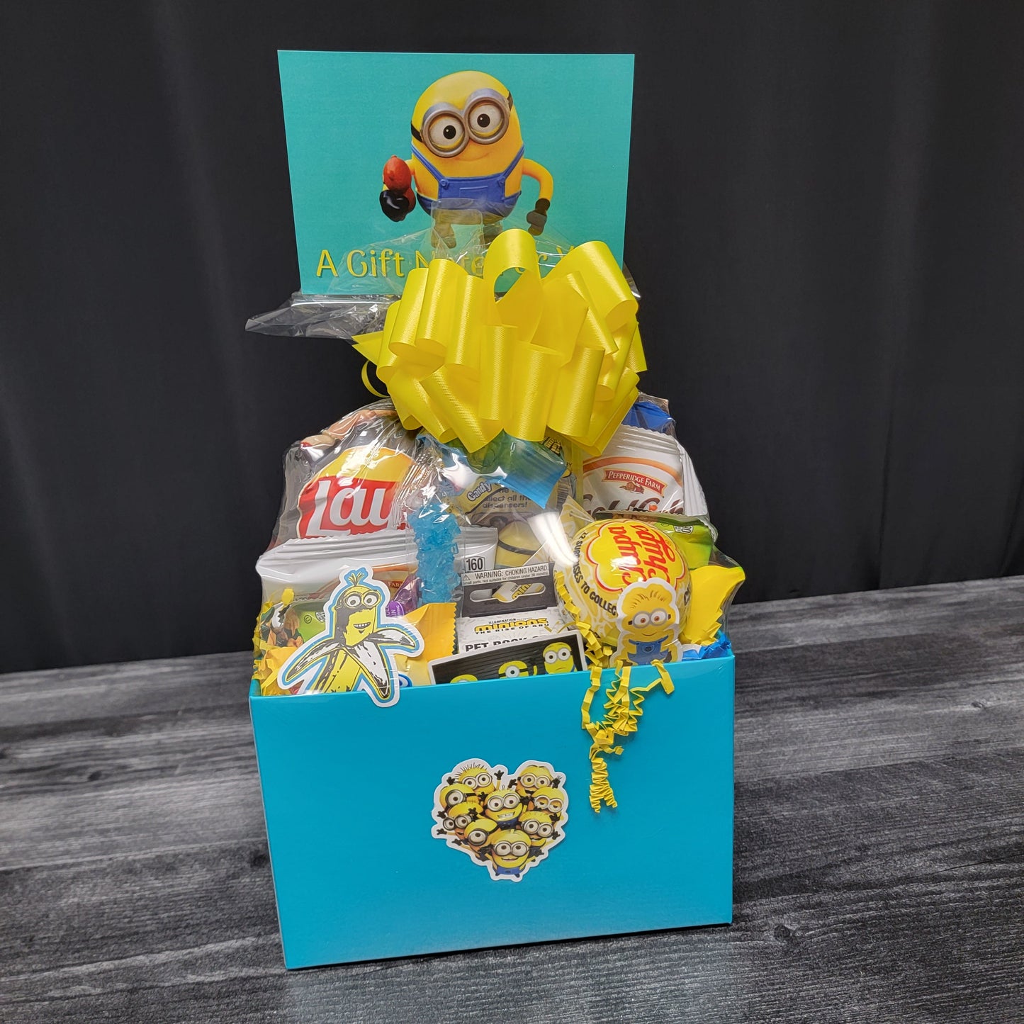 Minions Snack Box & Tote Bundle