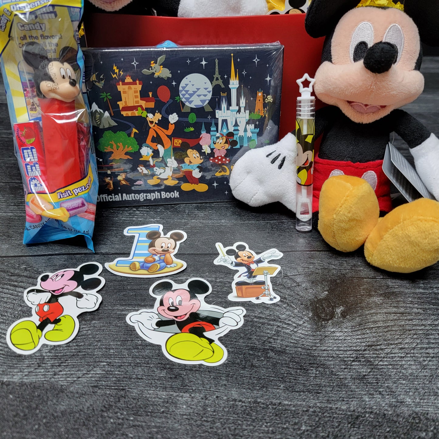Deluxe Mickey Snack Box