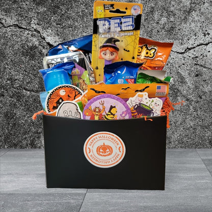 Happy Halloween Snack Box With Snap Up Halloween Mickey Tote