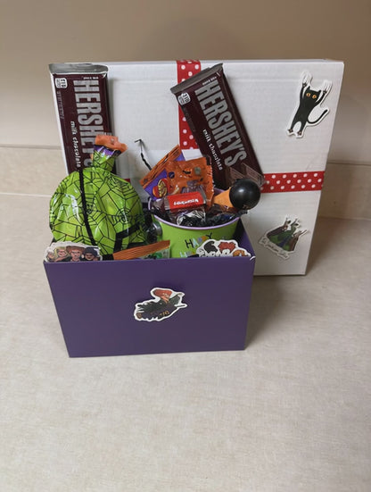 Surprise Minnie Halloween Box