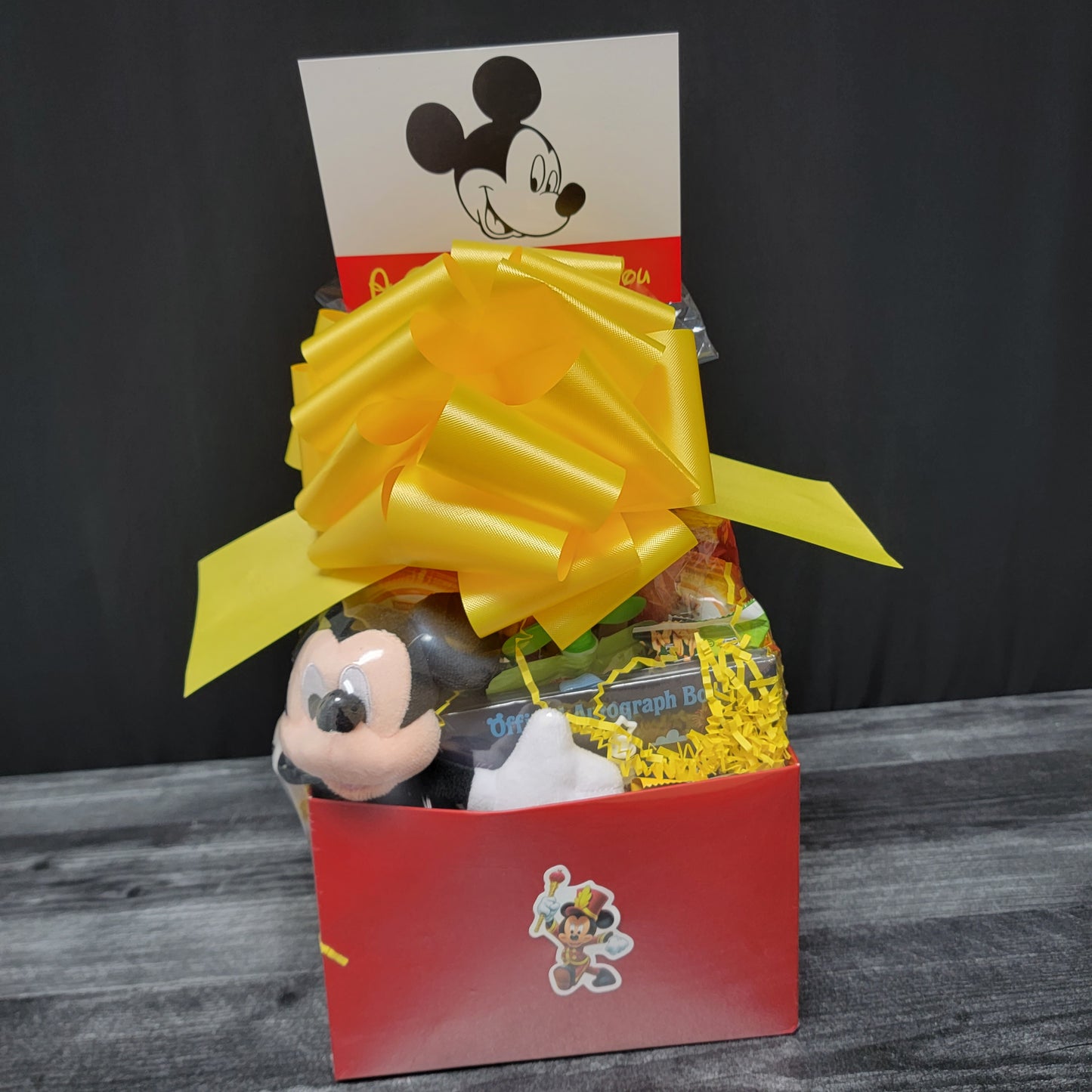 Deluxe Mickey Snack Box